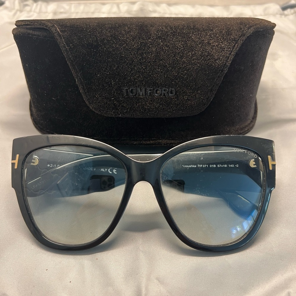 Pre-Owned Tom Ford Women's Anoushka TF371 01B Black/Blue Sunglasses 57mm